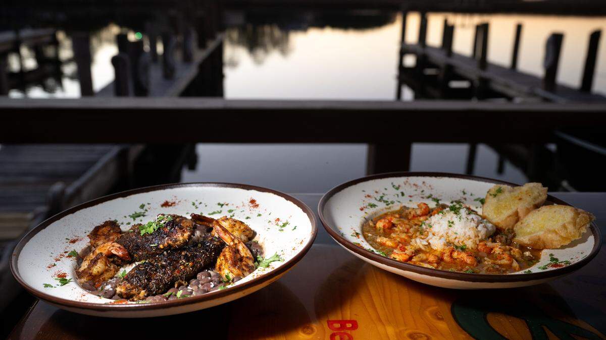 Underground sea 、Tropical、Bayou Bayou Restaurant Ocean Springs has view & Cajun coastal food